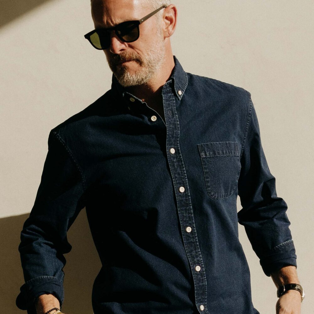 fit model showing the front of The Jack in Indigo Oxford